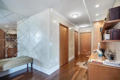 Купить кондоминиум в Серфсайд, Флорида 2 спальни, 161.65м2, № 2004292 - фото 18