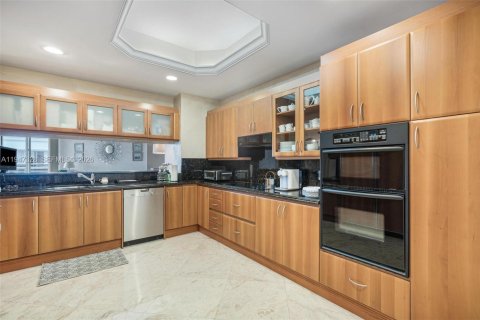 Купить кондоминиум в Серфсайд, Флорида 2 спальни, 161.65м2, № 2004292 - фото 8