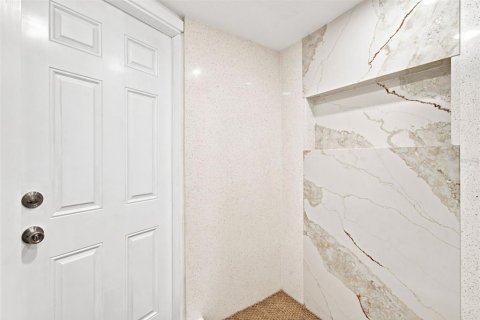 House in Saint Petersburg, Florida 4 bedrooms, 172.43 sq.m. № 2349230 - photo 22