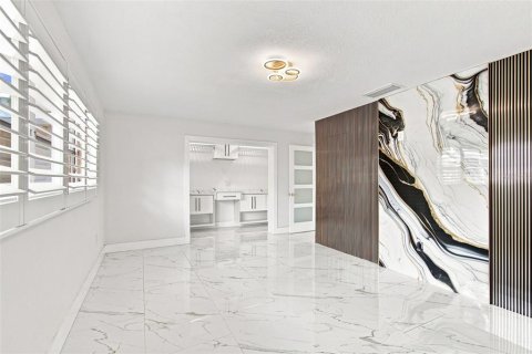House in Saint Petersburg, Florida 4 bedrooms, 172.43 sq.m. № 2349230 - photo 28