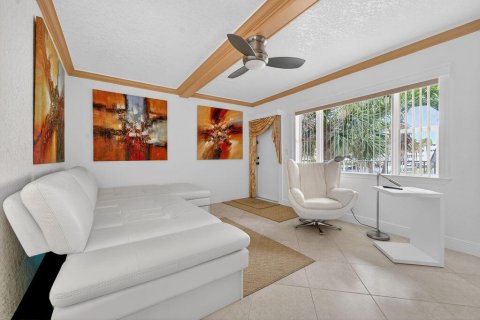 Condominio en venta en Pompano Beach, Florida, 1 dormitorio, 59.83 m2 № 2173873 - foto 11