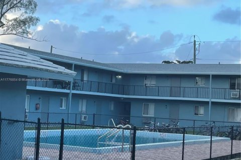 Condo in Lake Worth, Florida, 1 bedroom  № 1875280 - photo 2