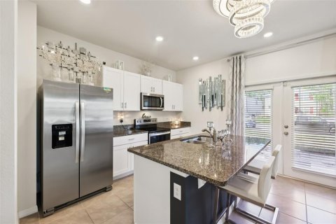 House in New Smyrna Beach, Florida 3 bedrooms, 149.94 sq.m. № 2103080 - photo 8