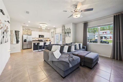 House in New Smyrna Beach, Florida 3 bedrooms, 149.94 sq.m. № 2103080 - photo 4