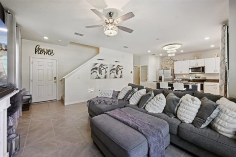 House in New Smyrna Beach, Florida 3 bedrooms, 149.94 sq.m. № 2103080 - photo 6