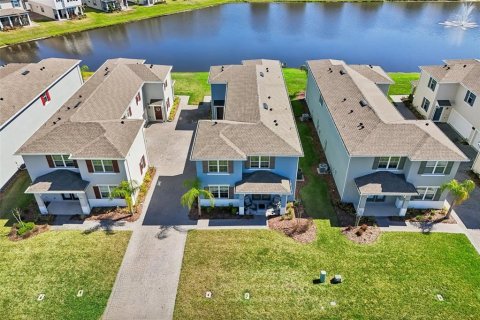 House in New Smyrna Beach, Florida 3 bedrooms, 149.94 sq.m. № 2103080 - photo 29