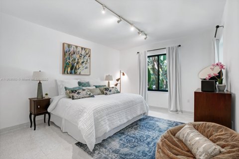 Купить виллу или дом в Майами, Флорида 5 спален, 354.33м2, № 1964397 - фото 16