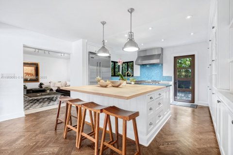 Купить виллу или дом в Майами, Флорида 5 спален, 354.33м2, № 1964397 - фото 10