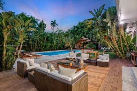 Купить виллу или дом в Майами, Флорида 5 спален, 354.33м2, № 1964397 - фото 1