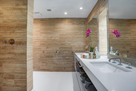 Купить виллу или дом в Майами, Флорида 5 спален, 354.33м2, № 1964397 - фото 13