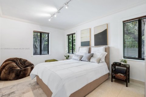 Купить виллу или дом в Майами, Флорида 5 спален, 354.33м2, № 1964397 - фото 17