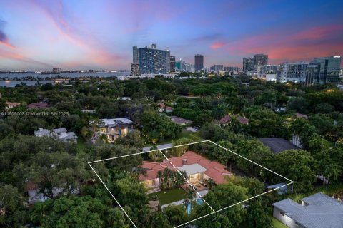 Купить виллу или дом в Майами, Флорида 5 спален, 354.33м2, № 1964397 - фото 4
