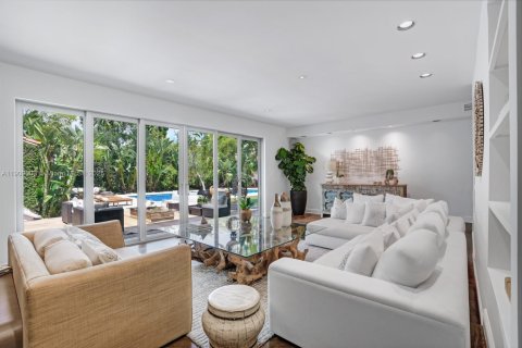 Купить виллу или дом в Майами, Флорида 5 спален, 354.33м2, № 1964397 - фото 8