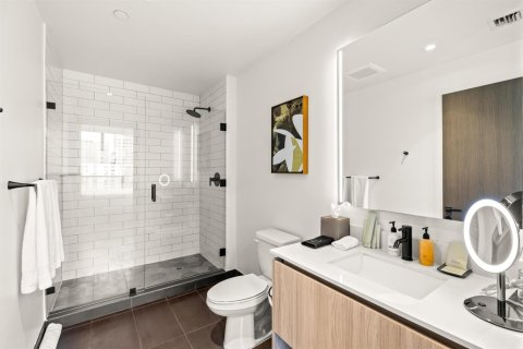 Condo in Miami, Florida, 3 bedrooms № 2087061 - photo 17