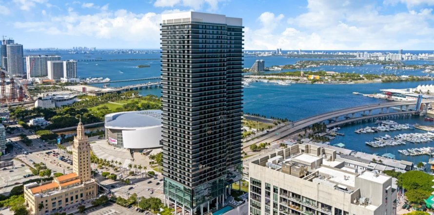 Condo in Miami, Florida, 3 bedrooms № 2087061