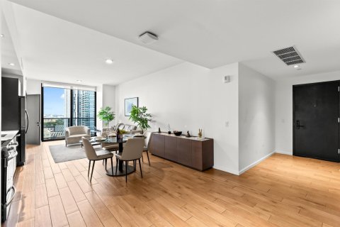 Condo in Miami, Florida, 3 bedrooms № 2087061 - photo 5