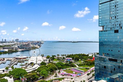 Condo in Miami, Florida, 3 bedrooms № 2087061 - photo 3