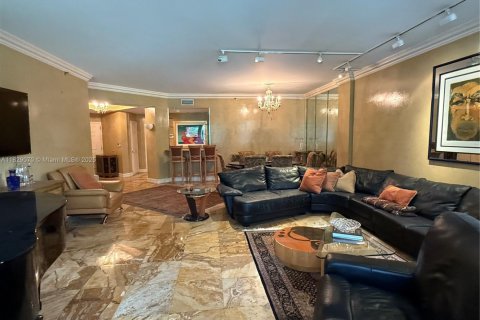 Купить кондоминиум в Авентура, Флорида 2 спальни, 180.69м2, № 1806077 - фото 11