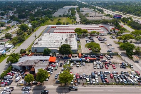 Commercial property in Miami Gardens, Florida № 1707502 - photo 8