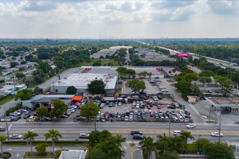 Commercial property in Miami Gardens, Florida № 1707502 - photo 5