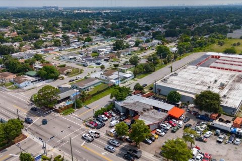 Commercial property in Miami Gardens, Florida № 1707502 - photo 7