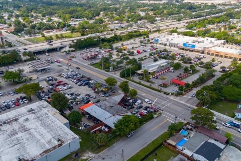 Commercial property in Miami Gardens, Florida № 1707502 - photo 17