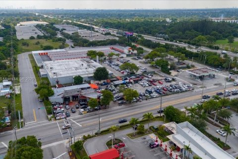 Commercial property in Miami Gardens, Florida № 1707502 - photo 4