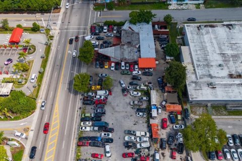 Commercial property in Miami Gardens, Florida № 1707502 - photo 12