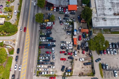 Commercial property in Miami Gardens, Florida № 1707502 - photo 13