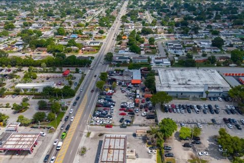 Commercial property in Miami Gardens, Florida № 1707502 - photo 14