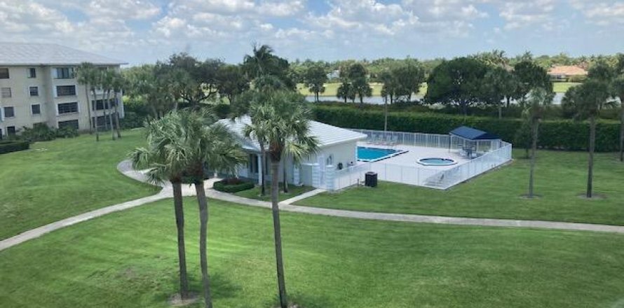 Condominio en West Palm Beach, Florida, 2 dormitorios  № 1061162