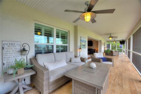 House in Frostproof, Florida 2 bedrooms, 164.58 sq.m. № 1662236 - photo 9