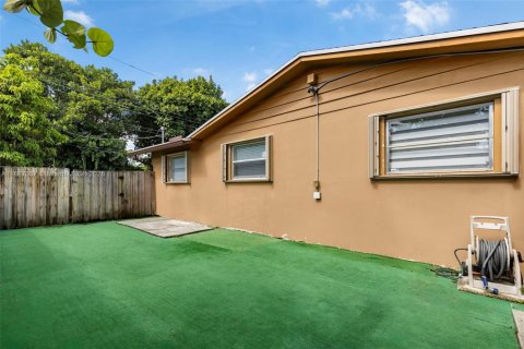 Casa en alquiler en Haverhill, Florida, 3 dormitorios, 263.29 m2 № 1933690 - foto 25