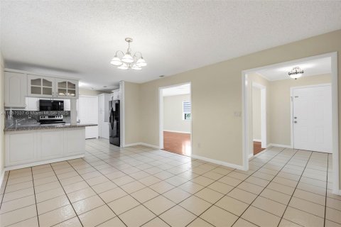 Casa en alquiler en Haverhill, Florida, 3 dormitorios, 263.29 m2 № 1933690 - foto 7