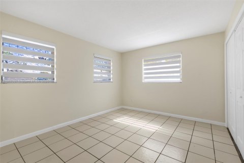 Casa en alquiler en Haverhill, Florida, 3 dormitorios, 263.29 m2 № 1933690 - foto 9