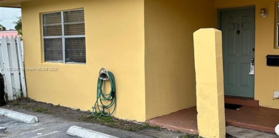 Adosado en Miami Gardens, Florida 3 dormitorios, 123.28 m2 № 1747791