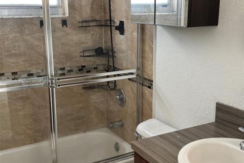 Adosado en venta en Miami Gardens, Florida, 3 dormitorios, 123.28 m2 № 1747791 - foto 3