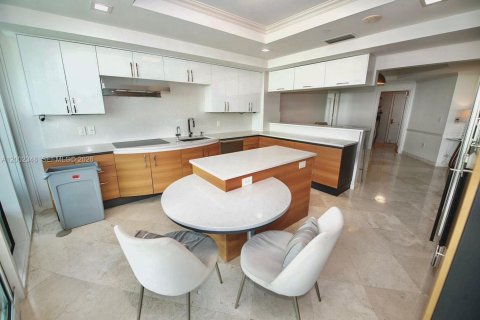 Condo in Aventura, Florida, 2 bedrooms  № 2170327 - photo 5