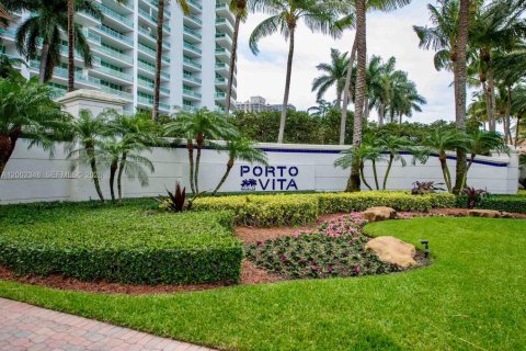 Condo in Aventura, Florida, 2 bedrooms  № 2170327 - photo 28