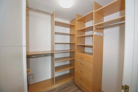 Condo in Aventura, Florida, 2 bedrooms  № 2170327 - photo 21