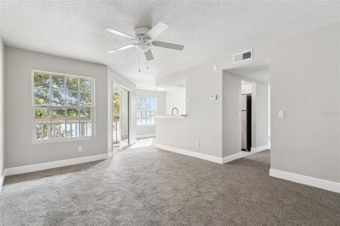 Condo in Orlando, Florida, 1 bedroom № 2239188 - photo 2