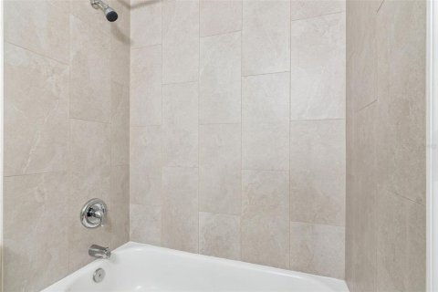 Condo in Orlando, Florida, 1 bedroom № 2239188 - photo 16