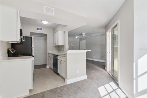 Condo in Orlando, Florida, 1 bedroom № 2239188 - photo 6
