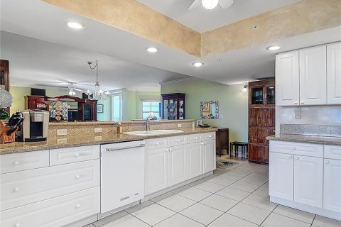 Condominio en venta en Daytona Beach, Florida, 3 dormitorios, 216 m2 № 1717324 - foto 5