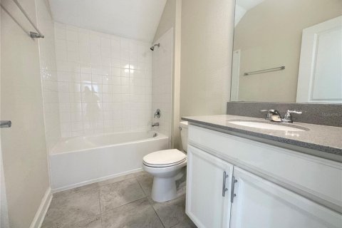 House in Winter Garden, Florida 4 bedrooms, 173.45 sq.m. № 1803754 - photo 11