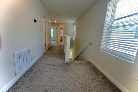 House in Winter Garden, Florida 4 bedrooms, 173.45 sq.m. № 1803754 - photo 13