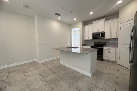 House in Winter Garden, Florida 4 bedrooms, 173.45 sq.m. № 1803754 - photo 8