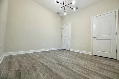 House in Winter Garden, Florida 4 bedrooms, 173.45 sq.m. № 1803754 - photo 10