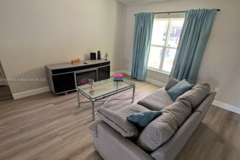 House in Ocala, Florida 3 bedrooms № 1921864 - photo 8