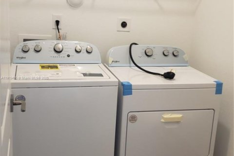 Villa ou maison à vendre à Homestead, Floride: 3 chambres, 189.61 m2 № 1966486 - photo 8